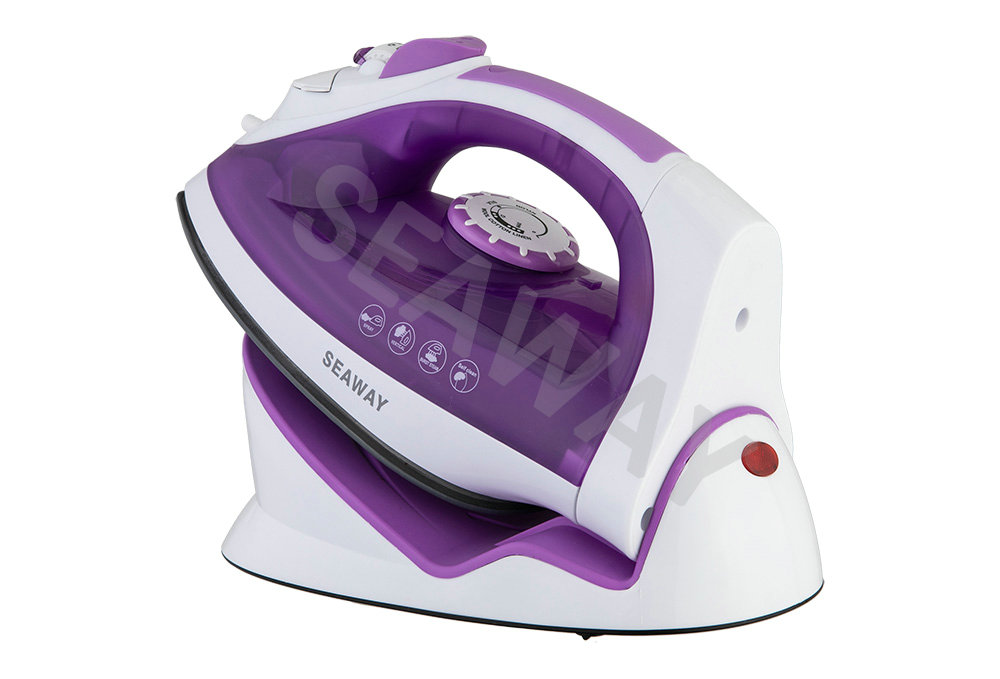 SW-2788B 110 / 240V Tanpa Kabel menggunakan seterika wap